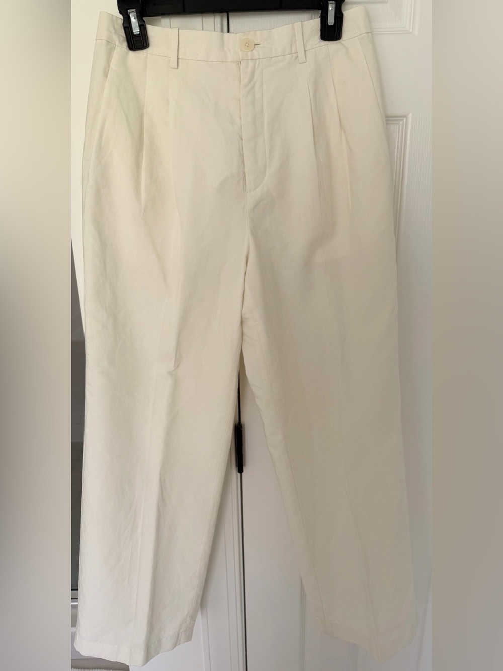 Uniqlo Women’s Linen Pants in White - size small